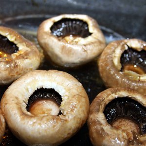 Шампиньоны, запеченные в духовом шкафу Шампиньоны, запеченные в духовом шкафу